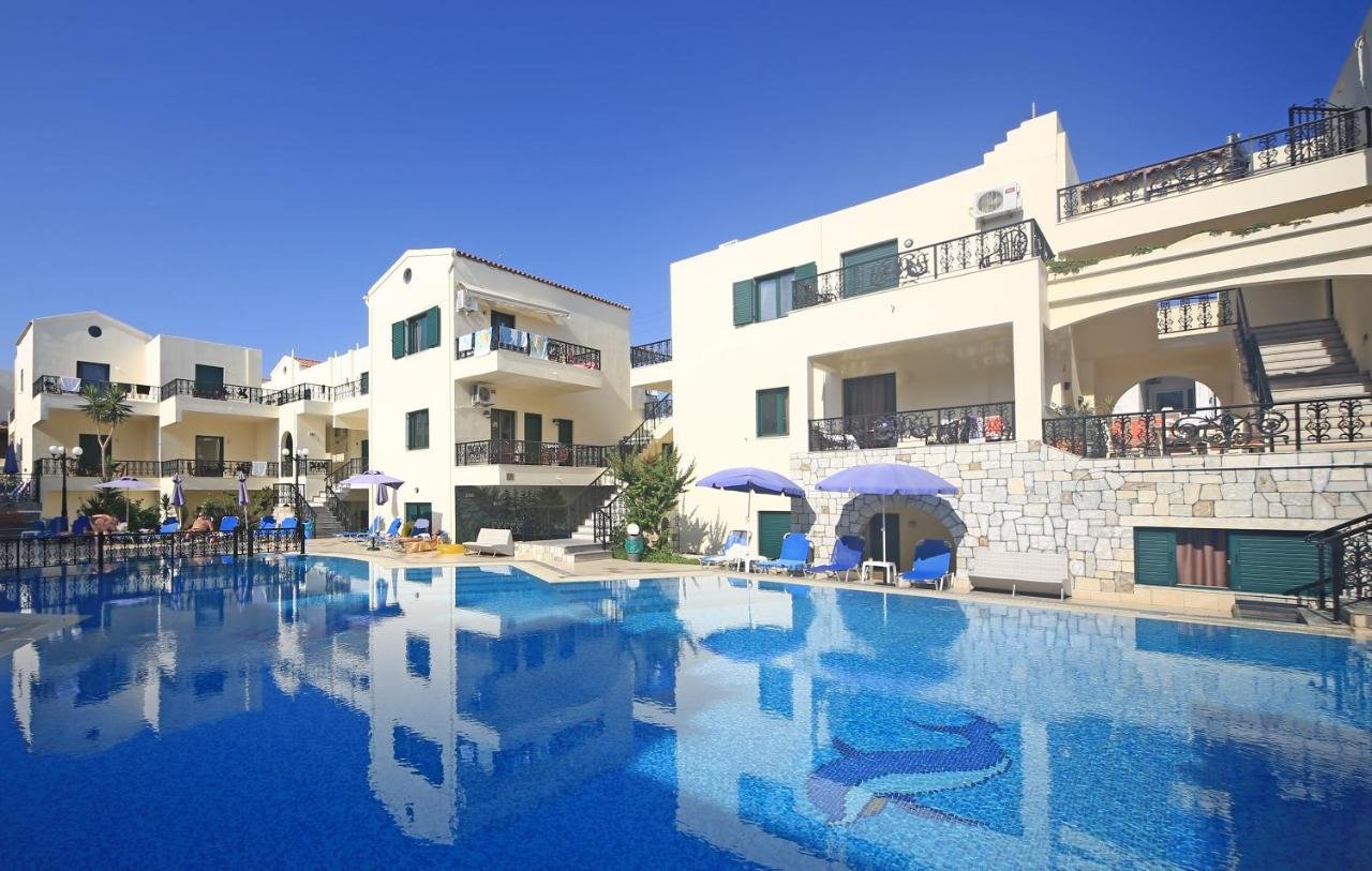 Diogenis Blue Palace bassein ja hotelli hoone