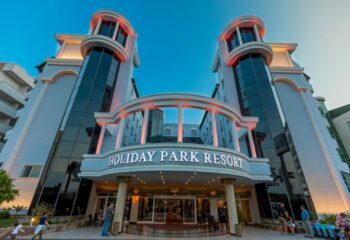 Holiday Park Resort Hotell