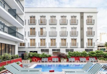 Aqua Hotel Bertran Park
