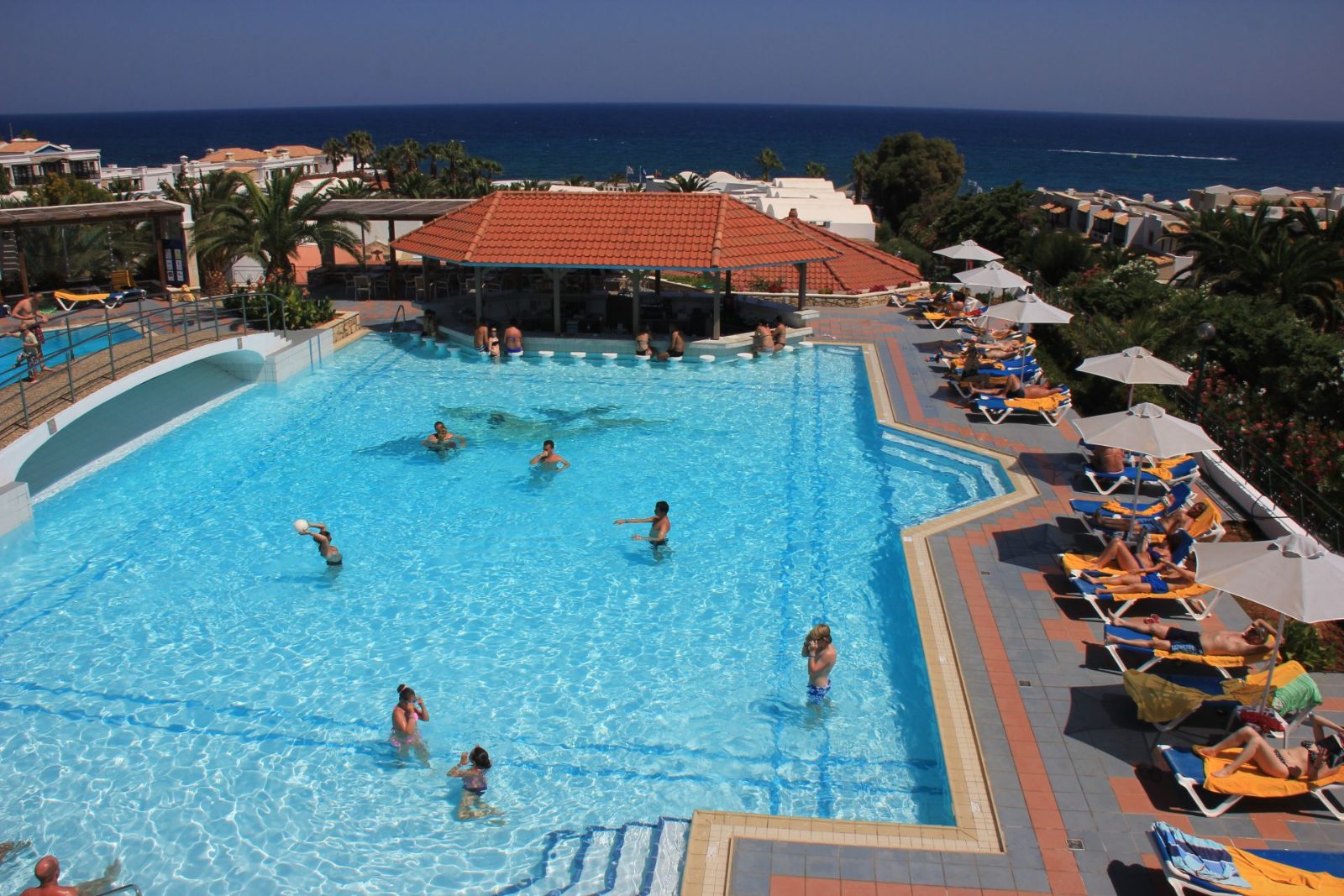 Annabelle Beach Resort bassein