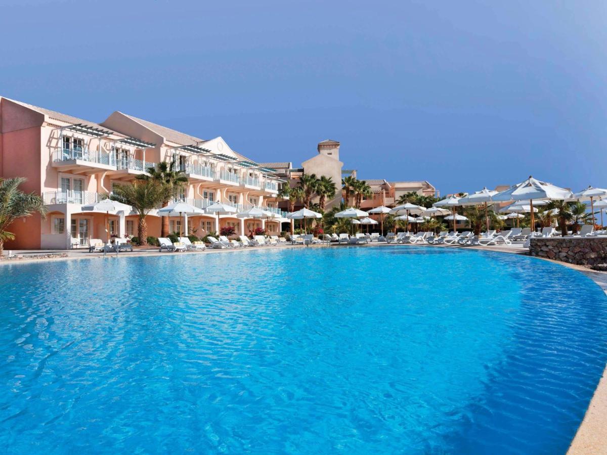 Mövenpick Resort &amp; Spa El Gouna bassein ja hotelli hooned