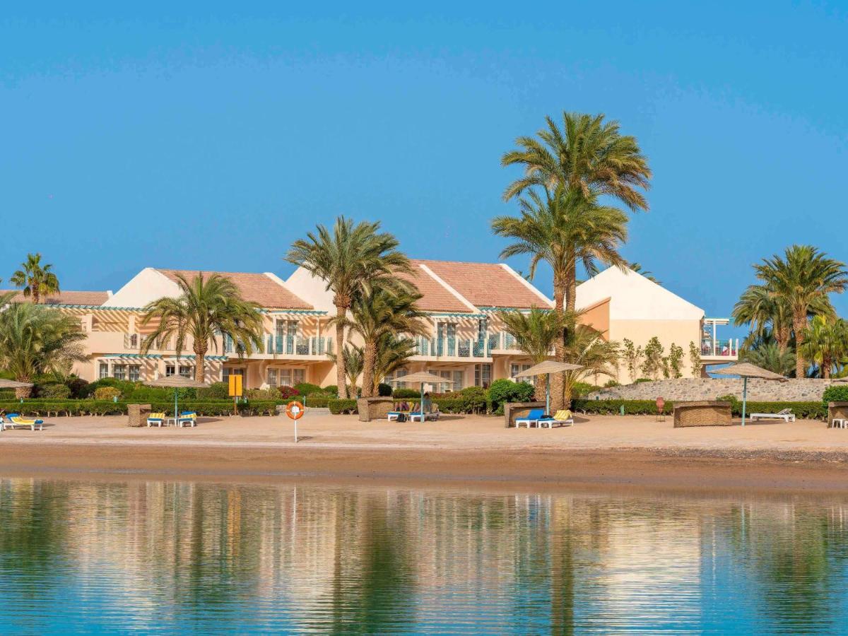 Mövenpick Resort &amp; Spa El Gouna hotelli hooned ja palmid