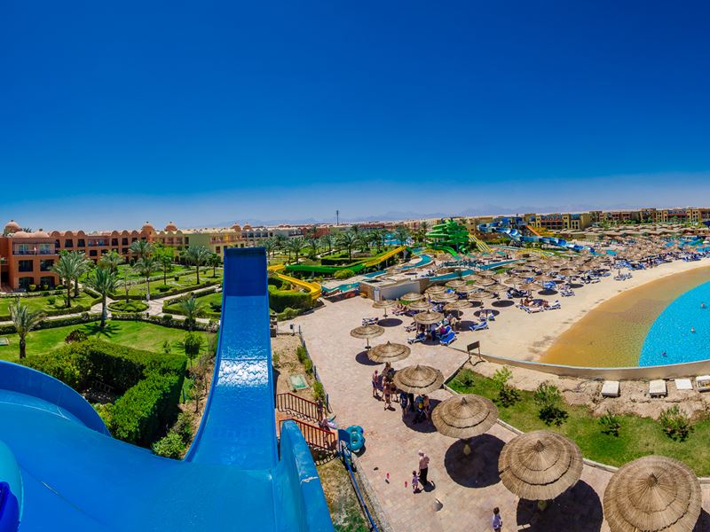 Titanic Palace &amp; Aqua Park veepark ja liumäed rannaäärsel alal