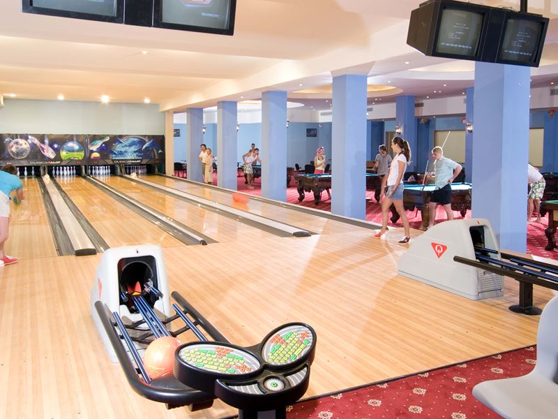 Titanic Palace &amp; Aqua Park bowlingusaal