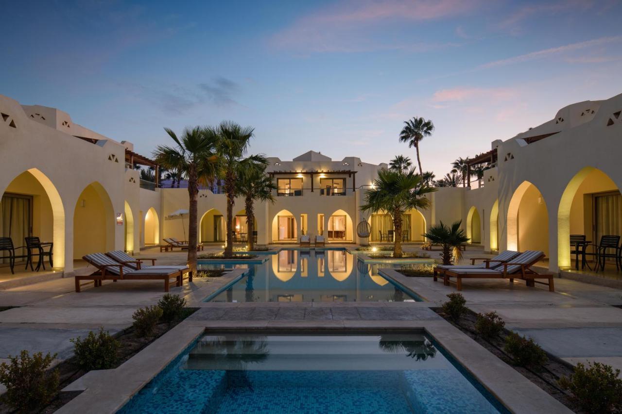 Xanadu Makadi Bay bassein õhtuvalguses