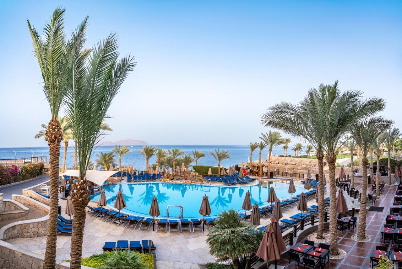 Xperience Sea Breeze Resort bassein ja rand Sharks Bays