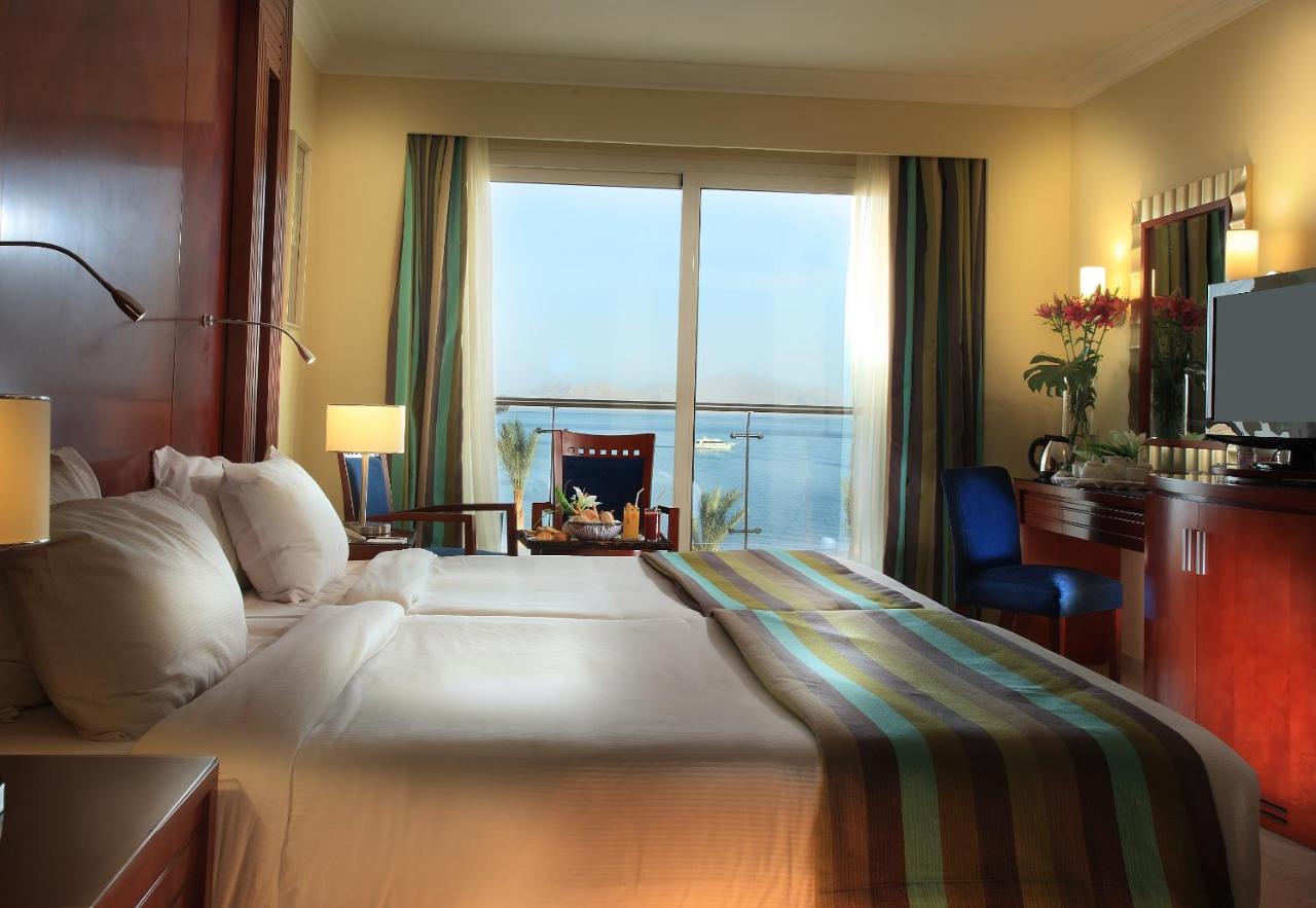 Xperience Sea Breeze Resort tuba merevaatega